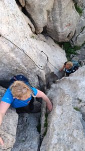 Penjanje na vrh Tulovih greda - vrh hrvatske zastave foto: Bojan Blažić