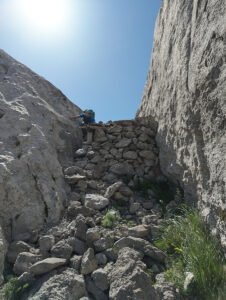 Vidilica KT19 žig iza skloništa