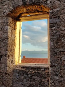 Kuća u kući - Brač